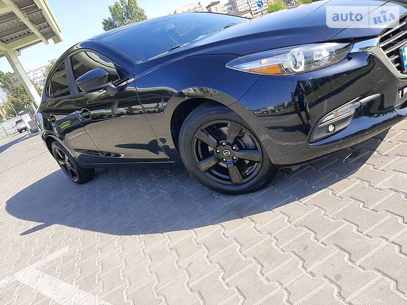 Седан Mazda 3 2017 в Дніпрі