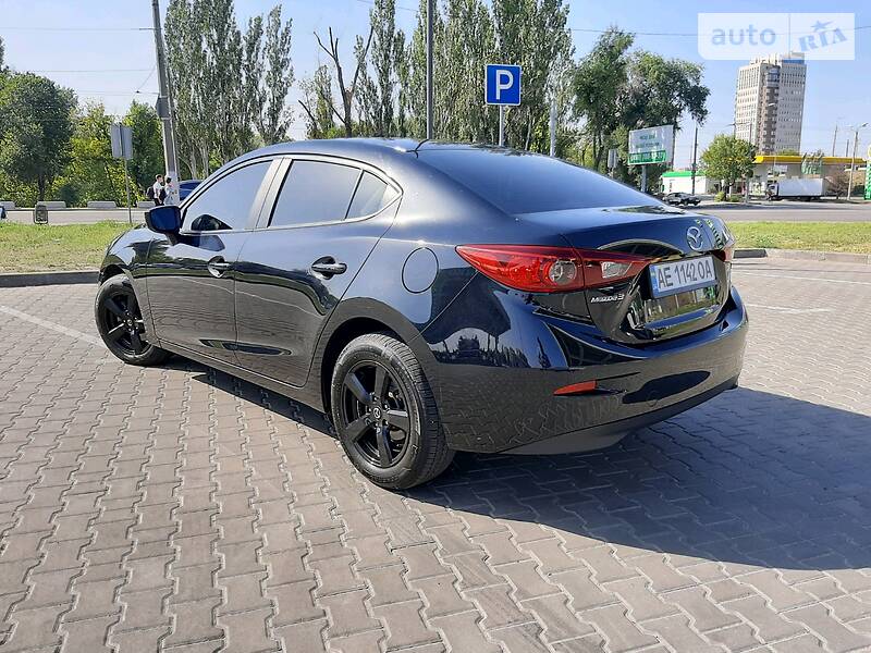 Седан Mazda 3 2017 в Дніпрі