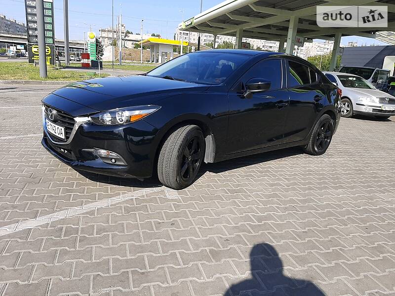 Седан Mazda 3 2017 в Дніпрі