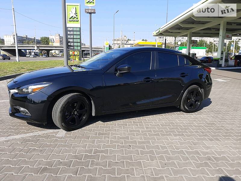 Седан Mazda 3 2017 в Дніпрі