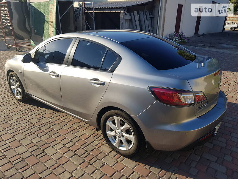 Седан Mazda 3 2011 в Запоріжжі