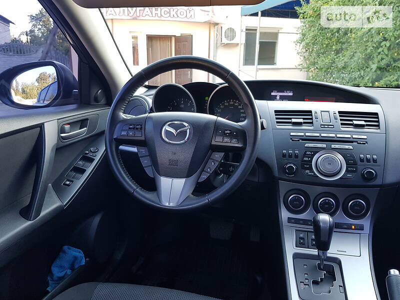 Седан Mazda 3 2011 в Запоріжжі
