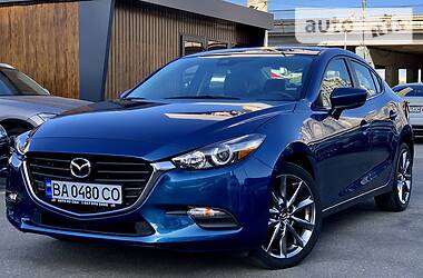 Седан Mazda 3 2017 в 
