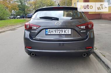 Хэтчбек Mazda 3 2017 в Киеве