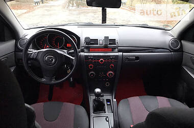 Хэтчбек Mazda 3 2004 в Покровске