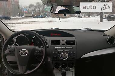 Седан Mazda 3 2011 в Днепре