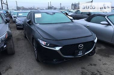 Седан Mazda 3 2019 в Ужгороде