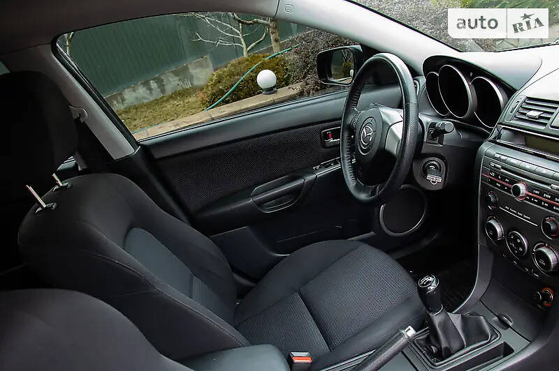 Хетчбек Mazda 3 2006 в Івано-Франківську