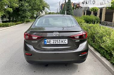 Седан Mazda 3 2016 в Дніпрі