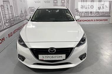 Седан Mazda 3 2015 в Киеве