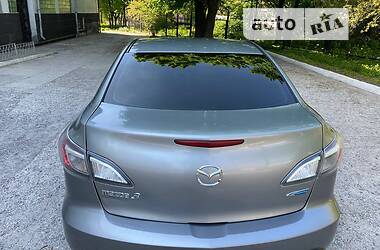 Седан Mazda 3 2013 в Днепре