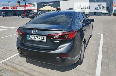 Седан Mazda 3 2015 в Луцке