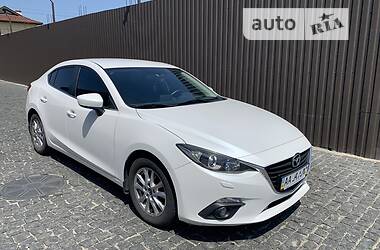 Седан Mazda 3 2014 в Киеве