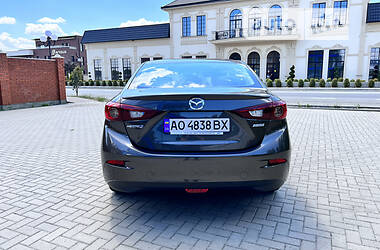 Седан Mazda 3 2018 в Мукачево