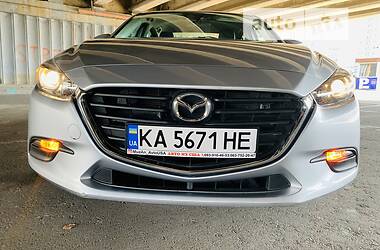 Седан Mazda 3 2018 в Киеве