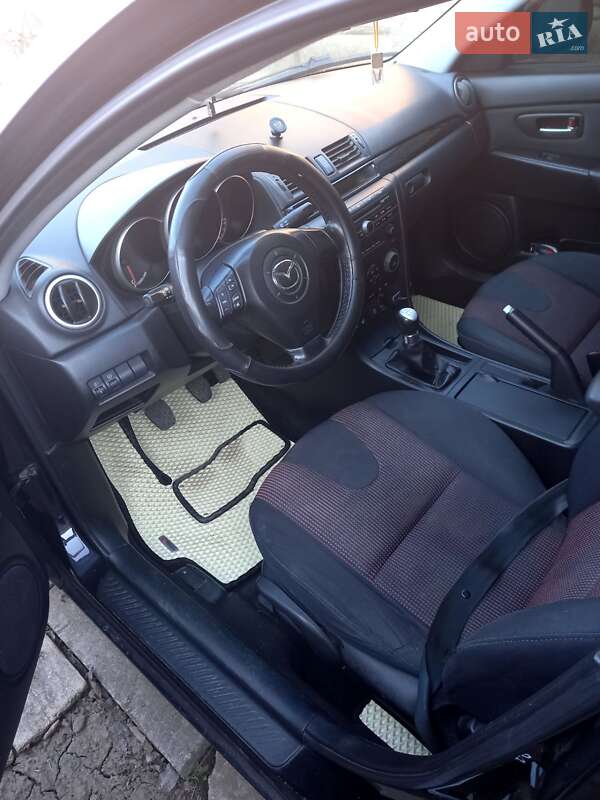 Седан Mazda 3 2006 в Никополе