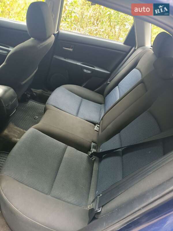 Хэтчбек Mazda 3 2004 в Калуше