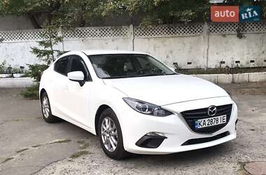 Седан Mazda 3 2015 в Киеве