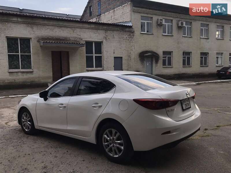 Седан Mazda 3 2015 в Киеве