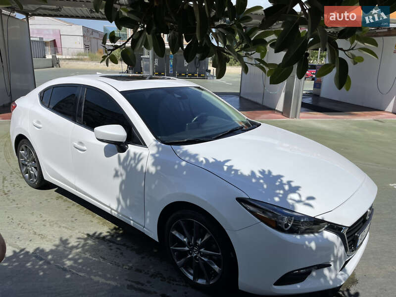 Седан Mazda 3 2018 в Запорожье