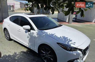 Седан Mazda 3 2018 в 