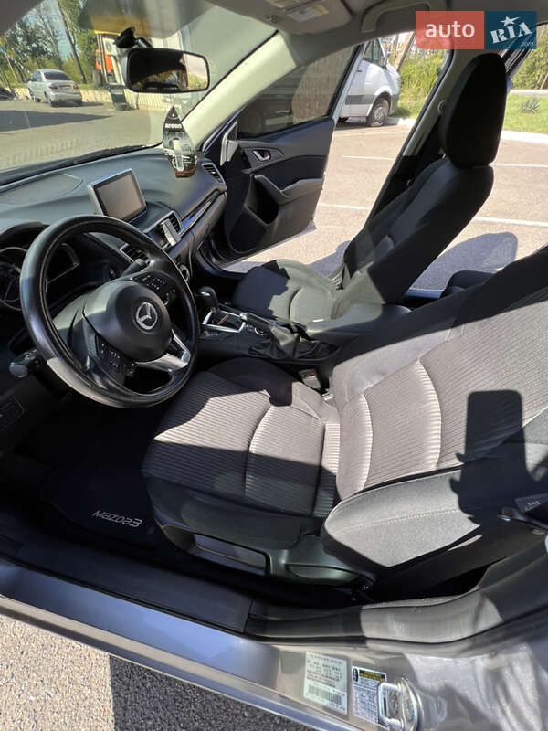 Седан Mazda 3 2016 в Кривому Розі