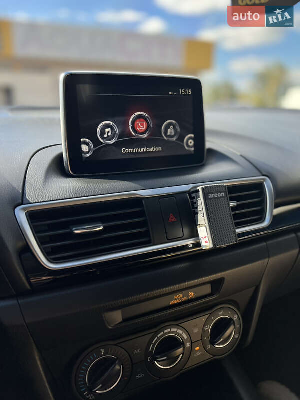 Седан Mazda 3 2016 в Кривому Розі