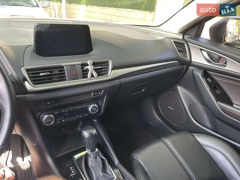 Седан Mazda 3 2018 в Запорожье