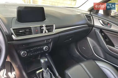 Седан Mazda 3 2018 в 