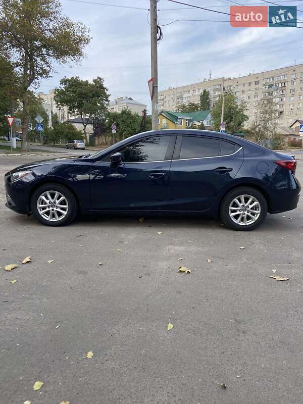 Седан Mazda 3 2015 в Николаеве
