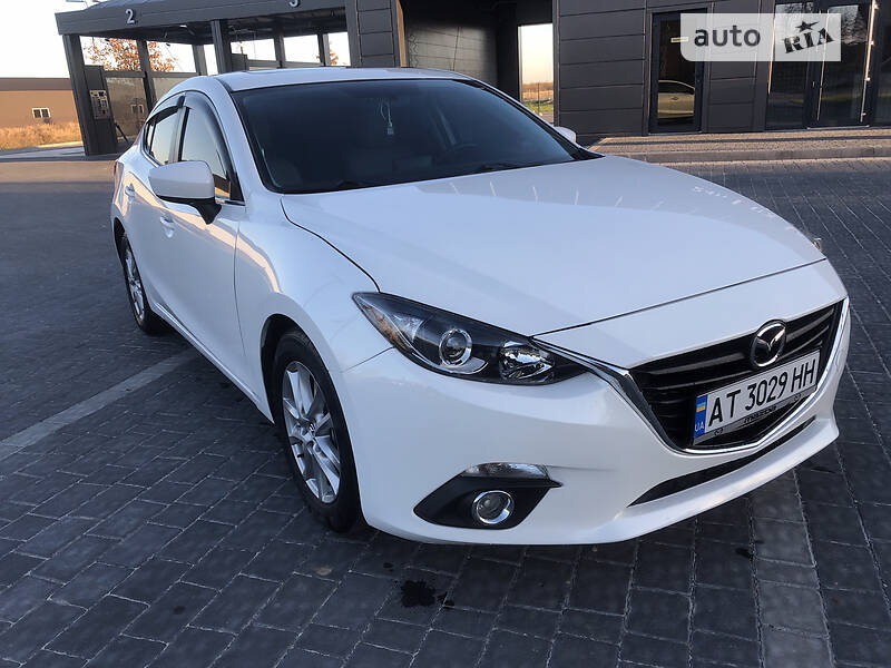 Седан Mazda 3 2016 в Ивано-Франковске