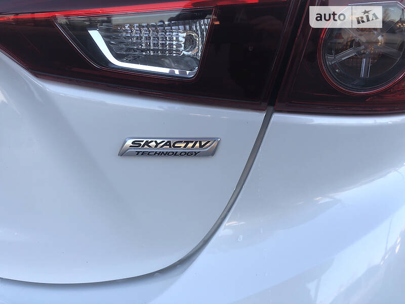Седан Mazda 3 2016 в Ивано-Франковске