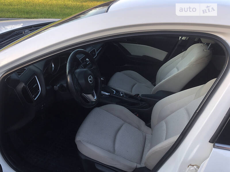 Седан Mazda 3 2016 в Ивано-Франковске