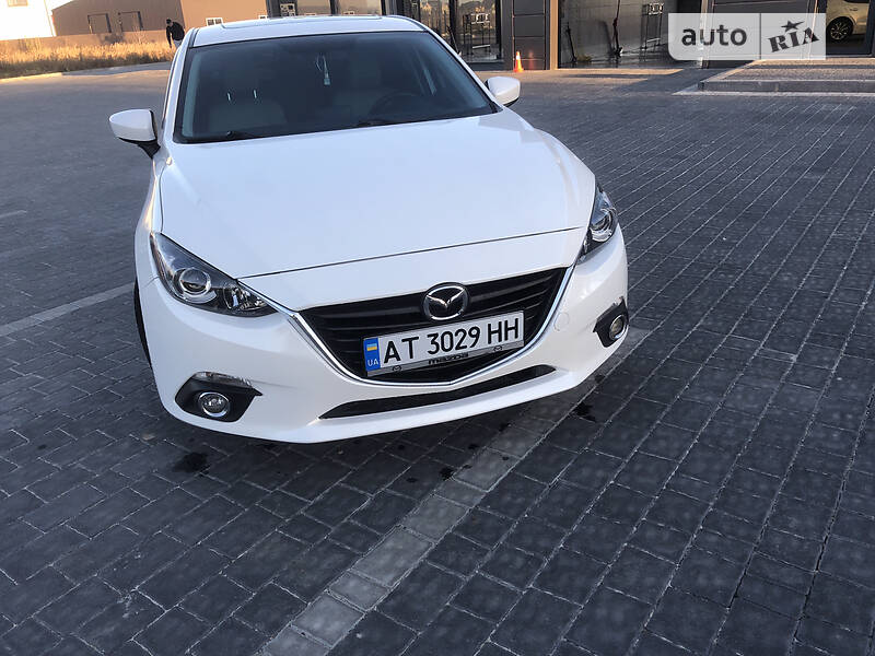 Седан Mazda 3 2016 в Ивано-Франковске
