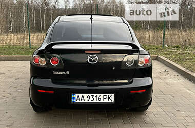 Седан Mazda 3 2006 в Киеве
