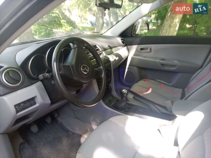 Хэтчбек Mazda 3 2005 в Миргороде