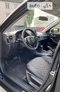Седан Mazda 3 2015 в 