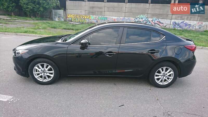 Седан Mazda 3 2015 в Полтаве