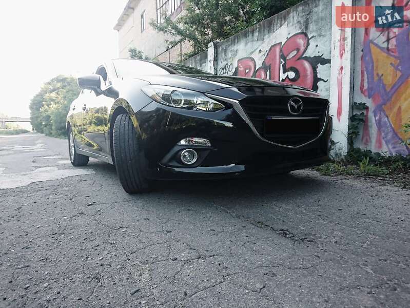 Седан Mazda 3 2015 в Полтаве