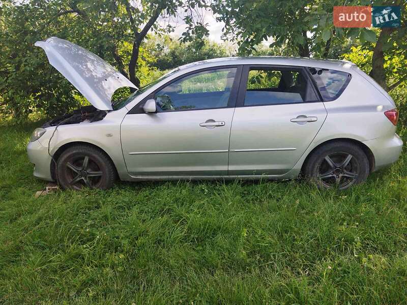 Хэтчбек Mazda 3 2004 в Новой Ушице