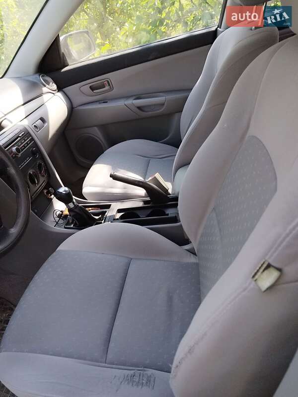 Хетчбек Mazda 3 2004 в Новій Ушиці
