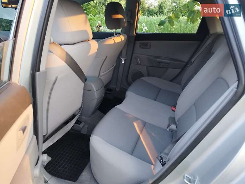 Хетчбек Mazda 3 2004 в Новій Ушиці