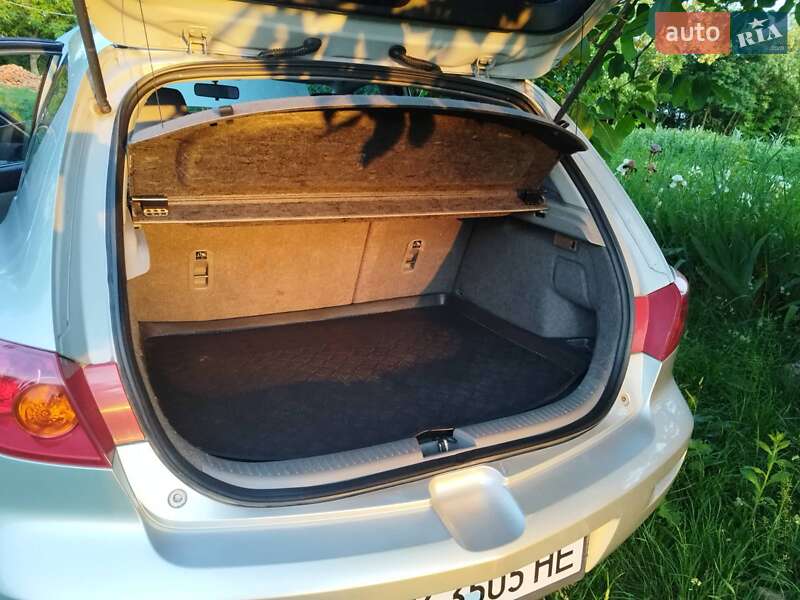 Хетчбек Mazda 3 2004 в Новій Ушиці