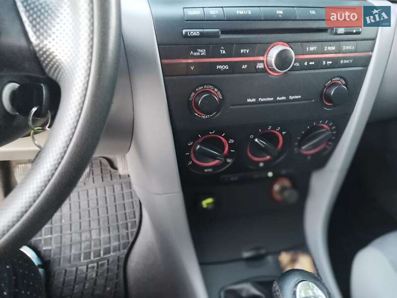Хетчбек Mazda 3 2004 в Новій Ушиці