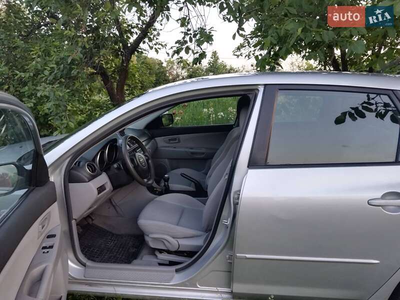 Хетчбек Mazda 3 2004 в Новій Ушиці