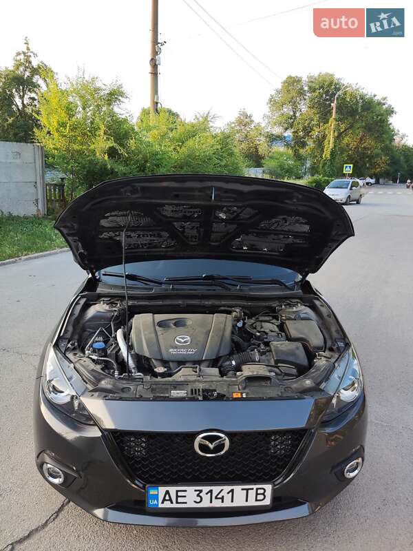 Хэтчбек Mazda 3 2015 в Днепре