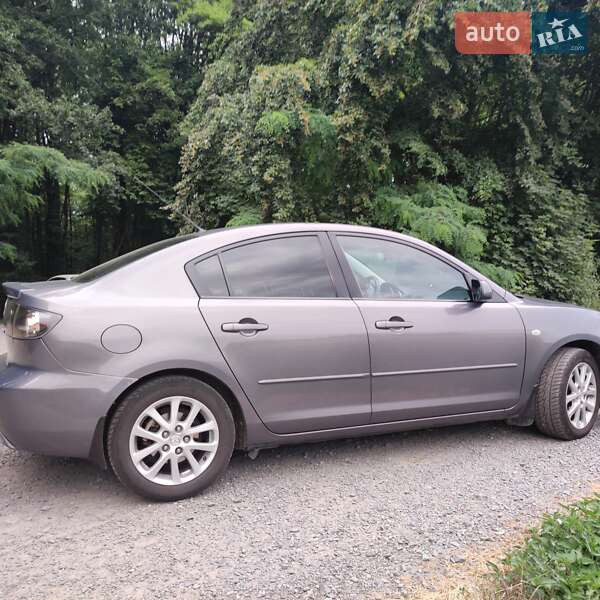 Седан Mazda 3 2008 в Кривом Роге