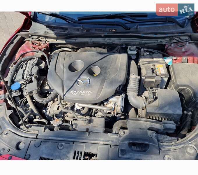 Хетчбек Mazda 3 2016 в Чернівцях