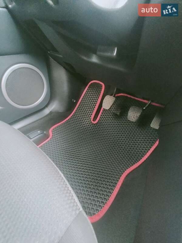 Хэтчбек Mazda 3 2007 в Краснограде