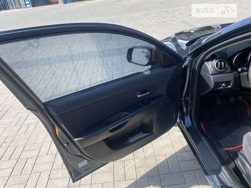 Хэтчбек Mazda 3 2005 в Запорожье